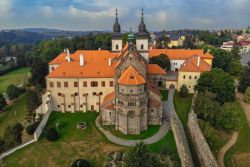 Bazilika sv._Prokopa_a_z&aacute;mek_2_copy