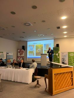 f9b1d04c-ac66-4f46-8563-0b0794f5770f